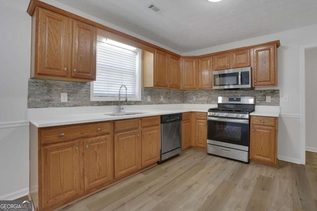 802 Cambridge Creek Drive SW, Conyers, GA 30094