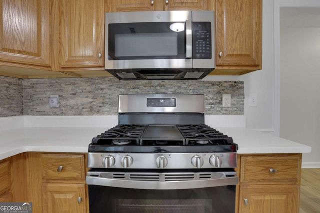 802 Cambridge Creek Drive SW, Conyers, GA 30094