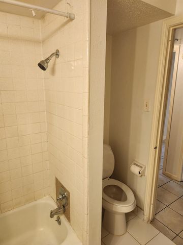235 W Tri Oaks Lane 235, Houston, TX 77043