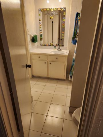 235 W Tri Oaks Lane 235, Houston, TX 77043