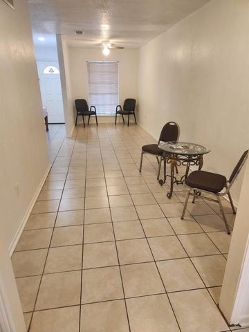 235 W Tri Oaks Lane 235, Houston, TX 77043