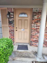 235 W Tri Oaks Lane 235, Houston, TX 77043
