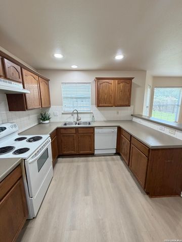 6411 Castle, San Antonio, TX 78218