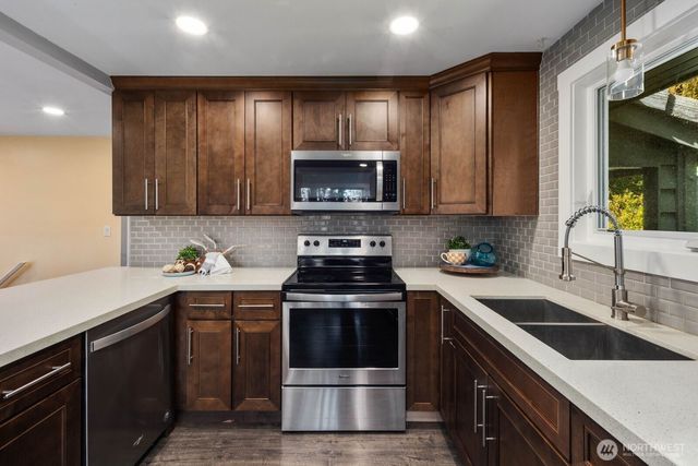 21866 35th Avenue S, Seatac, WA 98198
