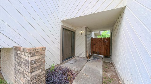 12303 Split Rail Lane, Houston, TX 77071