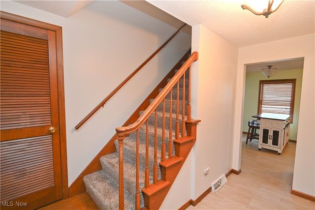 583 Wyndclift Circle, Austintown, OH 44515