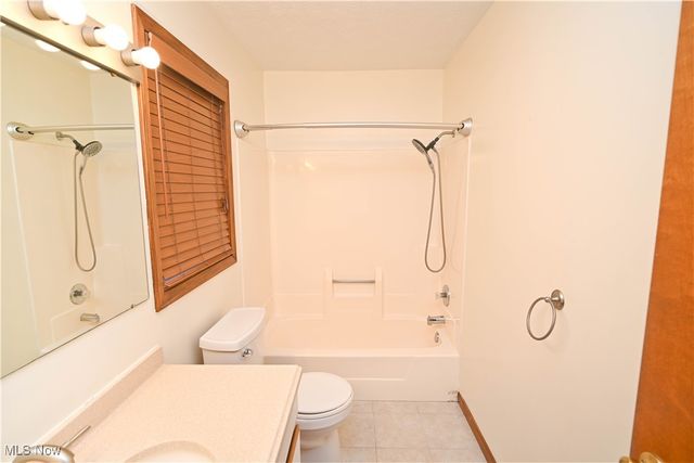 583 Wyndclift Circle, Austintown, OH 44515