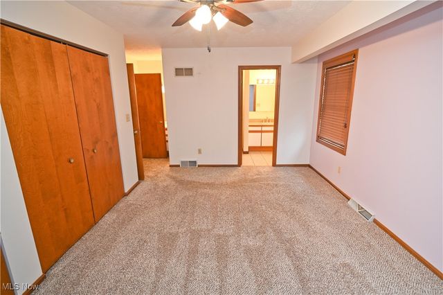 583 Wyndclift Circle, Austintown, OH 44515