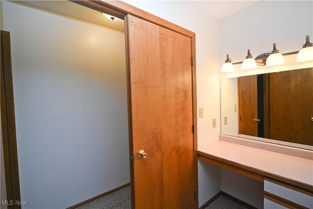 583 Wyndclift Circle, Austintown, OH 44515