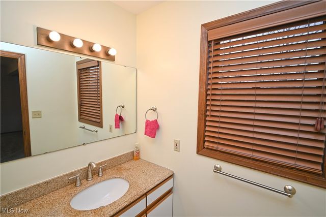 583 Wyndclift Circle, Austintown, OH 44515