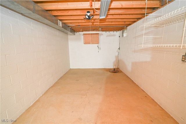 583 Wyndclift Circle, Austintown, OH 44515