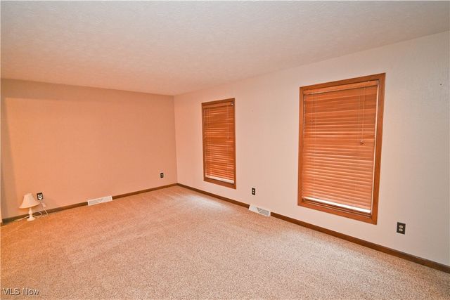 583 Wyndclift Circle, Austintown, OH 44515