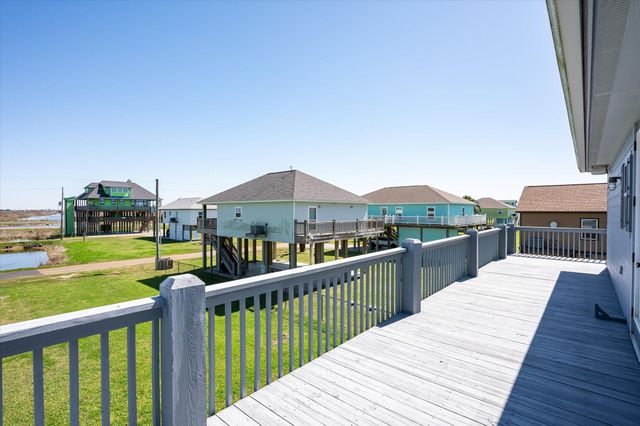 898 Sandollar, Crystal Beach, TX 77650