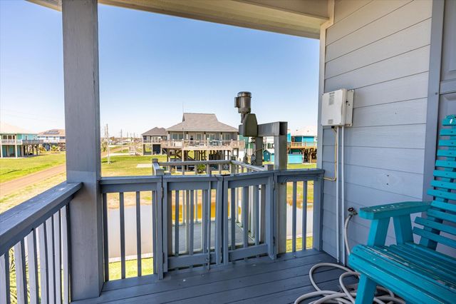 898 Sandollar, Crystal Beach, TX 77650
