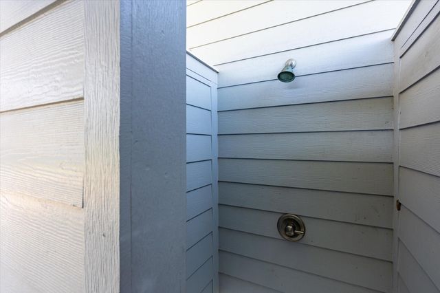 898 Sandollar, Crystal Beach, TX 77650