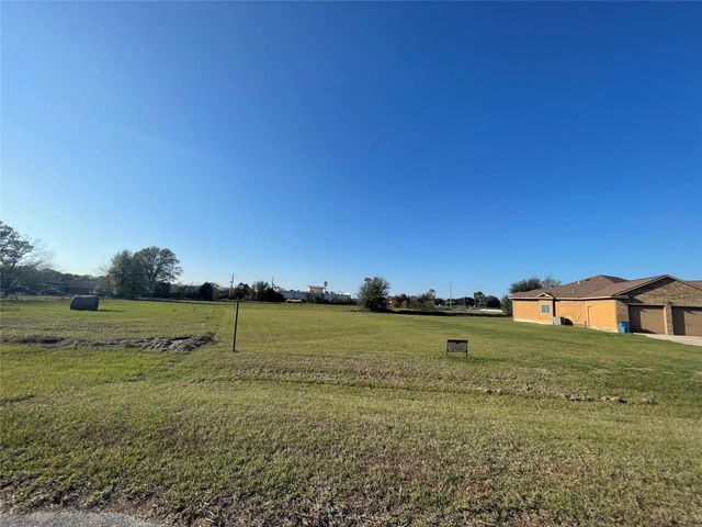 125 Colonial Drive, Prairie View, TX 77446