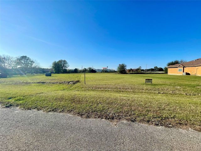 125 Colonial Drive, Prairie View, TX 77446
