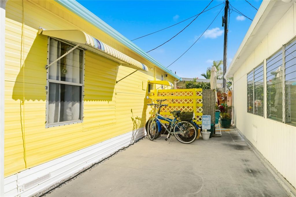 Image 2 of property listing at 10315 CORTEZ ROAD W 14-2, Bradenton, FL 34210