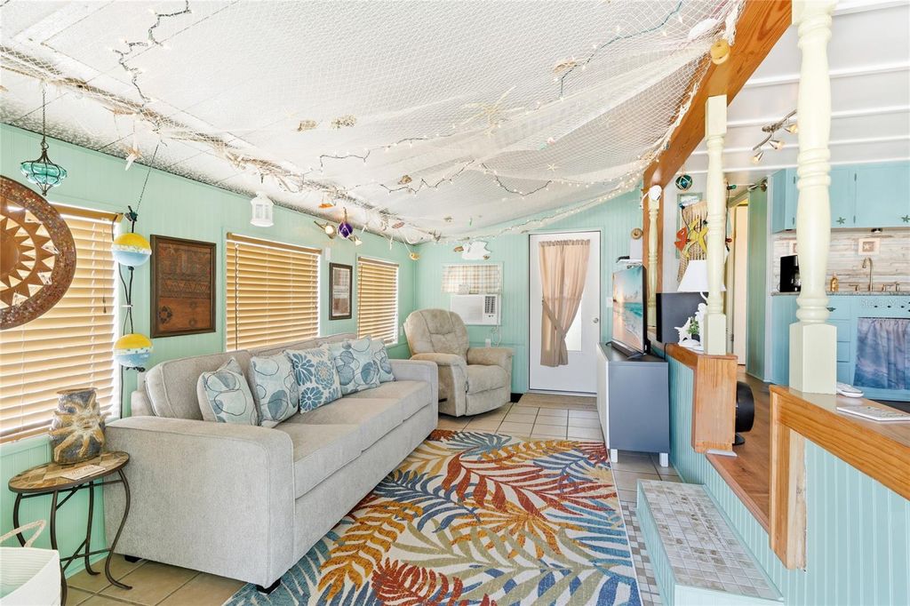 Image 3 of property listing at 10315 CORTEZ ROAD W 14-2, Bradenton, FL 34210