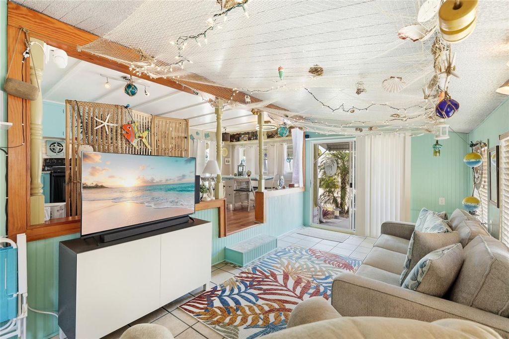 Image 5 of property listing at 10315 CORTEZ ROAD W 14-2, Bradenton, FL 34210