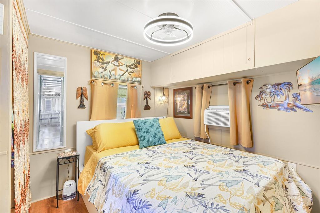 Image 10 of property listing at 10315 CORTEZ ROAD W 14-2, Bradenton, FL 34210