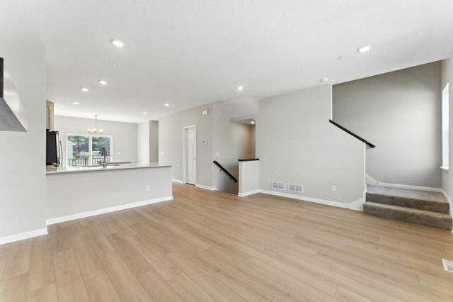 1526 Traverse Lane, West Saint Paul, MN 55118