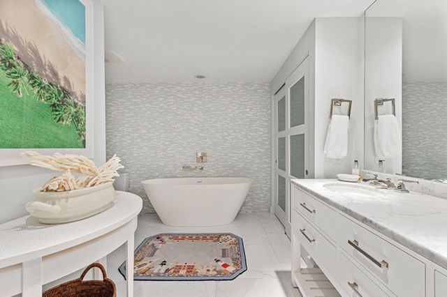 2275 S Ocean Boulevard 307a, Palm Beach, FL 33480