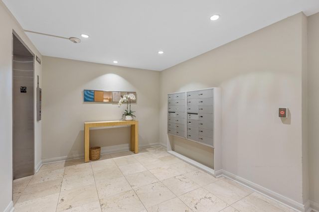 2275 S Ocean Boulevard 307a, Palm Beach, FL 33480