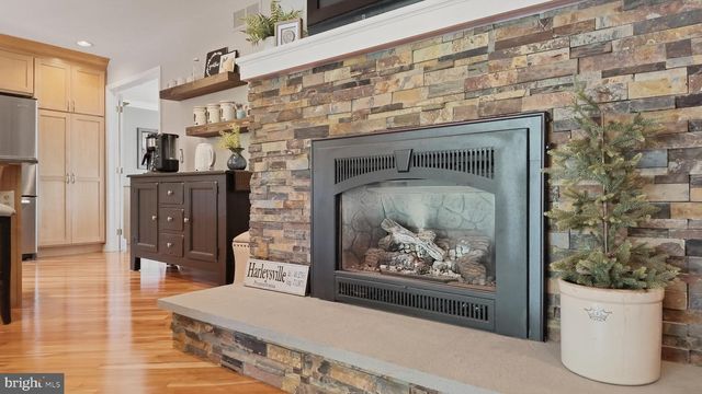 279 CARRIE LN, Harleysville, PA 19438