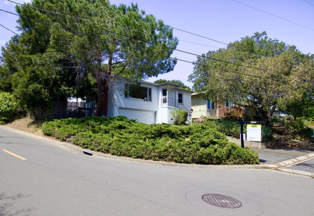 2218 Ewell Road, Belmont, CA 94002