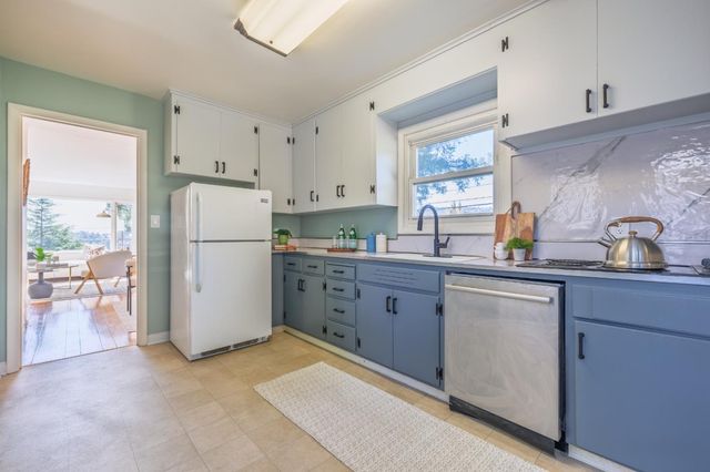 2218 Ewell Road, Belmont, CA 94002