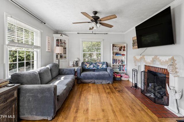 307 East D Street, Elizabethton, TN 37643