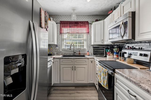 307 East D Street, Elizabethton, TN 37643