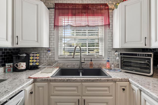 307 East D Street, Elizabethton, TN 37643