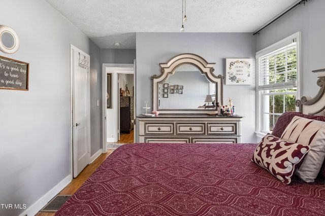 307 East D Street, Elizabethton, TN 37643