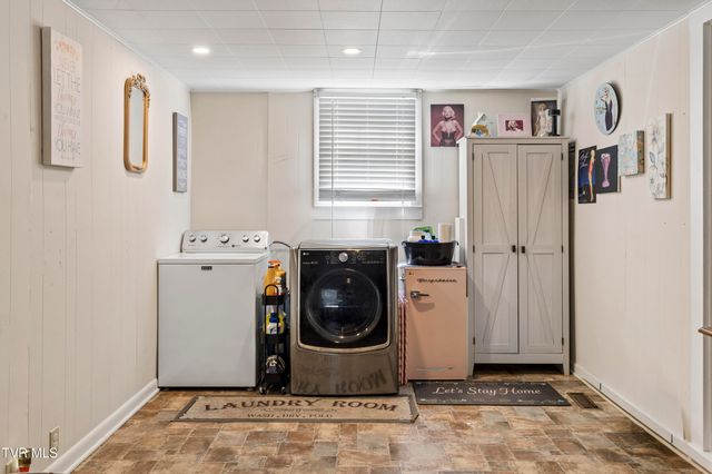 307 East D Street, Elizabethton, TN 37643
