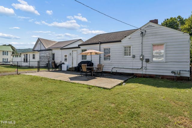 307 East D Street, Elizabethton, TN 37643