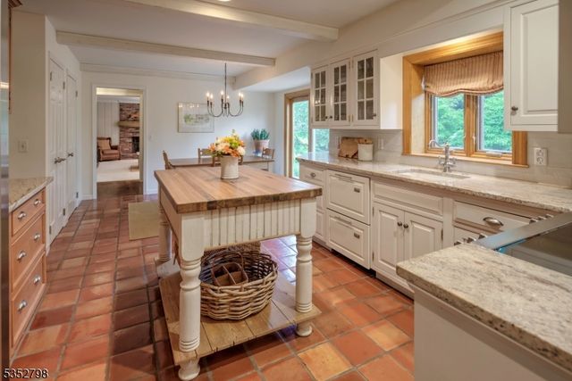 199 W Springtown Rd, Washington Twp., NJ 07853