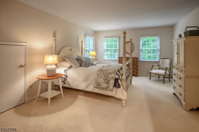 199 W Springtown Rd, Washington Twp., NJ 07853