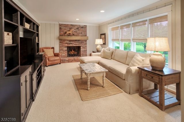 199 W Springtown Rd, Washington Twp., NJ 07853