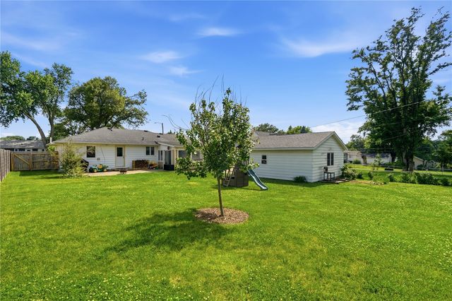 2510 12th Ave, Marion, IA 52302