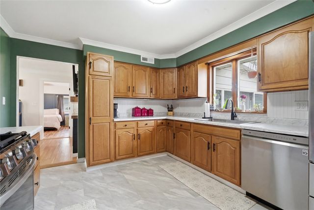 2510 12th Ave, Marion, IA 52302