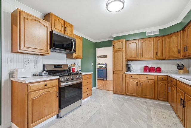 2510 12th Ave, Marion, IA 52302