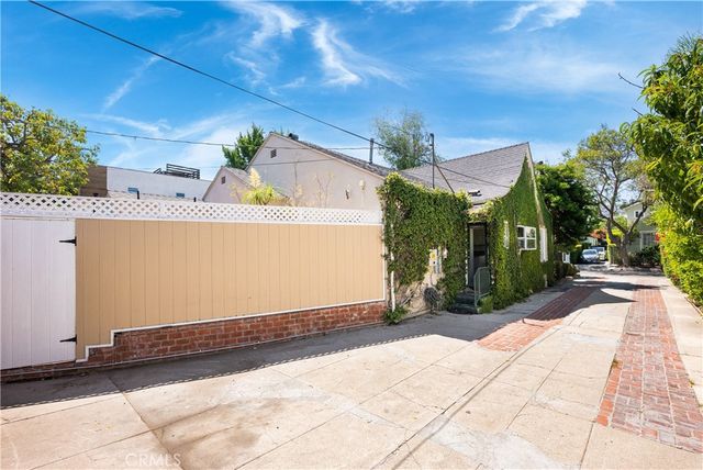 8748 Ashcroft Avenue, West Hollywood, CA 90048