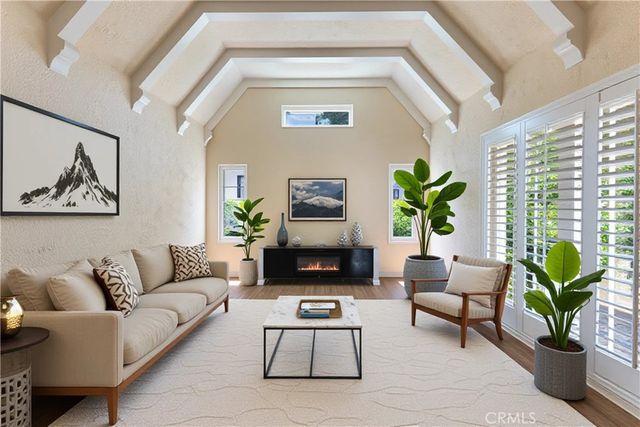 8748 Ashcroft Avenue, West Hollywood, CA 90048