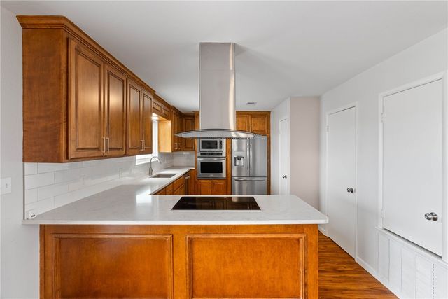 148 Port Saint Claire, City By The Sea, TX 78336