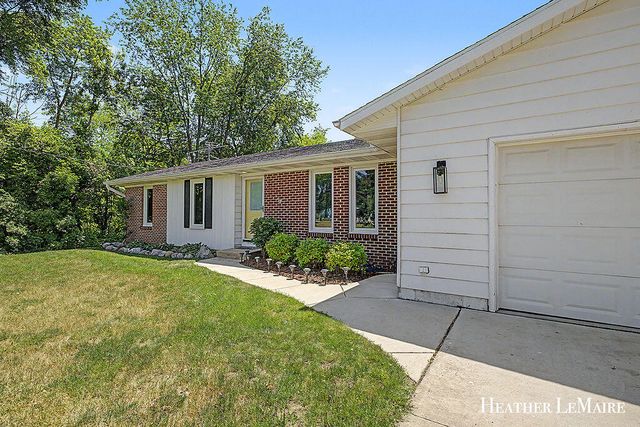 3942 Byron Road, Jamestown Twp, MI 49426