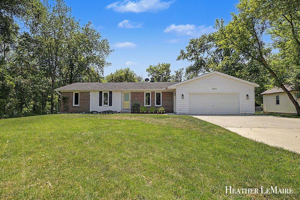 3942 Byron Road, Jamestown Twp, MI 49426