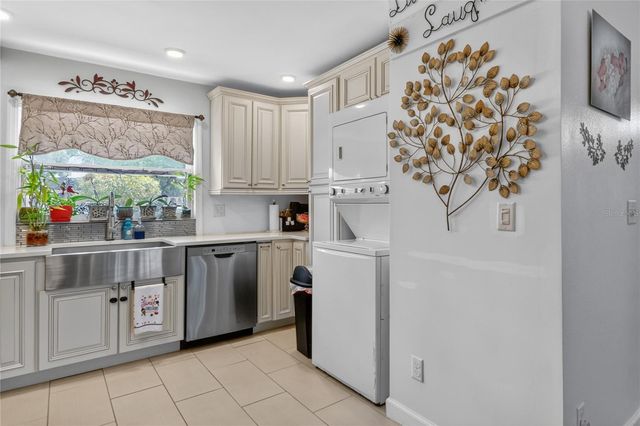 9834 87TH STREET, Seminole, FL 33777