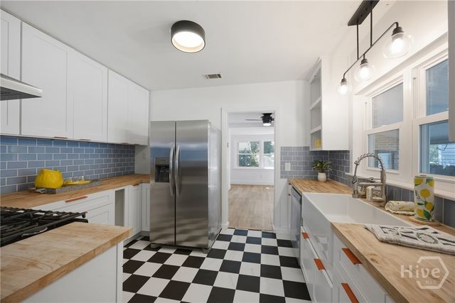 2209 E 37th Street, Savannah, GA 31404